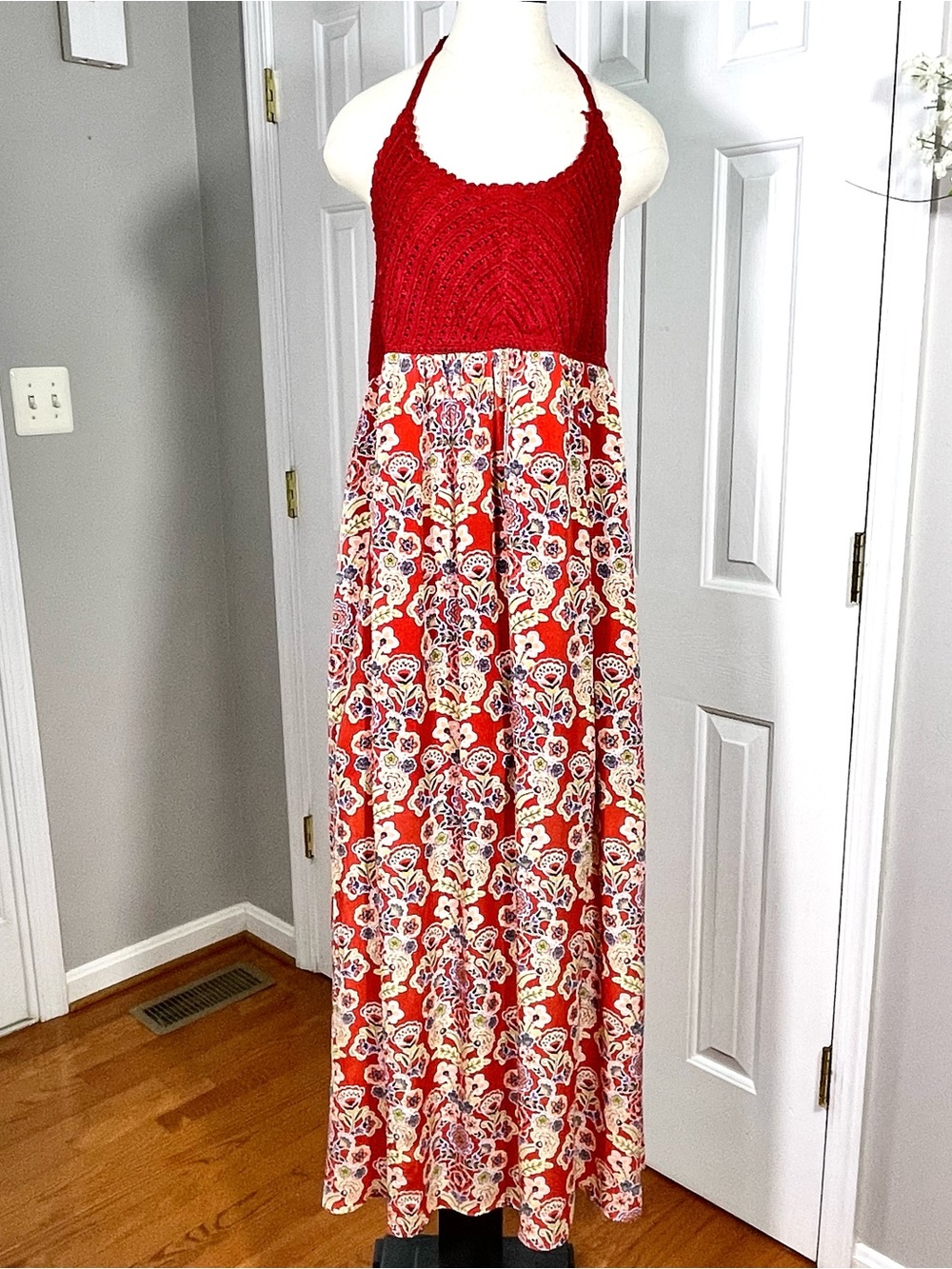SUNDANCE Red Floral Maxi Dress Lasani Crochet Halter Lined Pockets Boho Sz Large